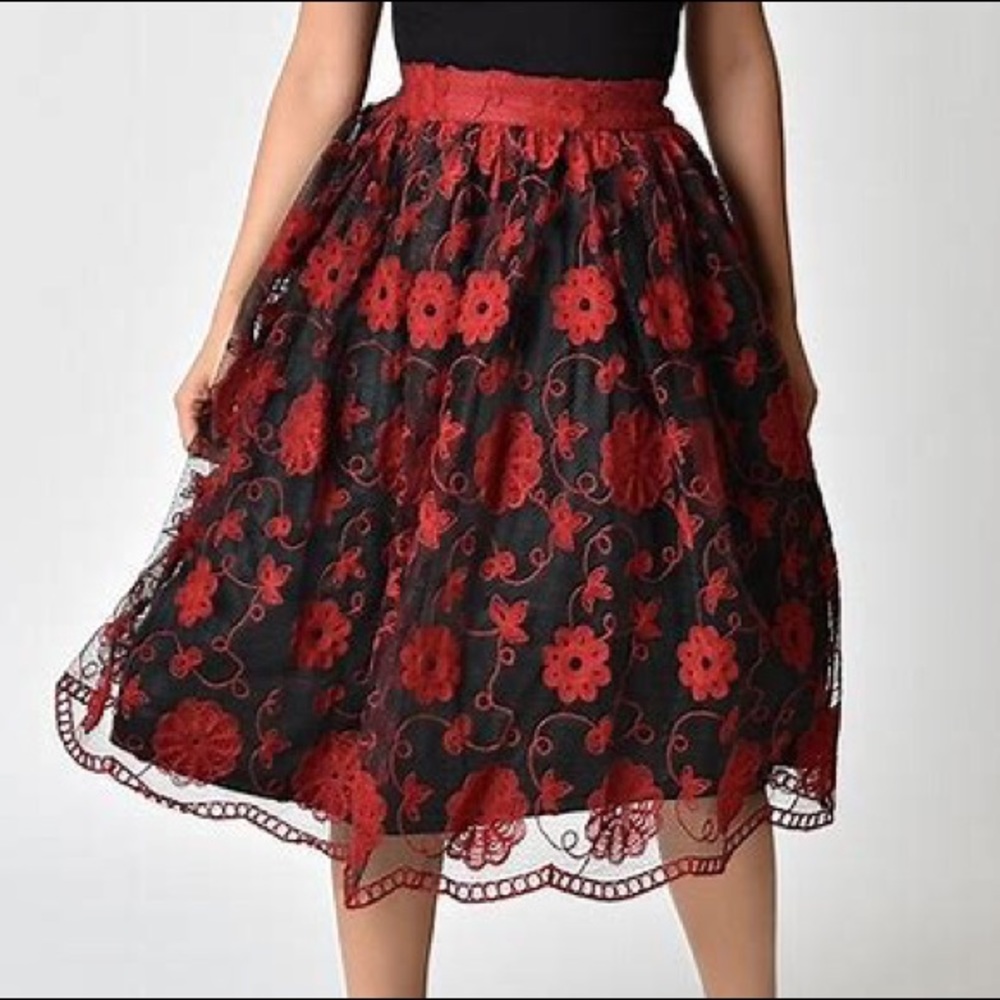 💥🔥Voodoo Vixen floral embroidery skirt🔥💥